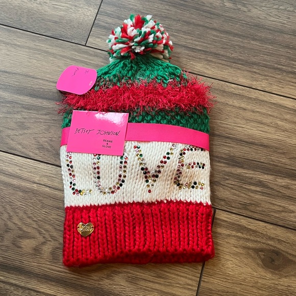 NWT Betsey Johnson Red Green White Love Beanie Hat & Chenille Bow Glove Set - Picture 2 of 4